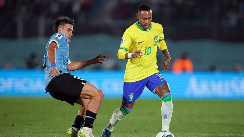 Neymar için sakatlık itirafı Paris Saint Germain'in eski kulüp doktorları, Neymar'ın Barcelona'dan PSG'ye transfer