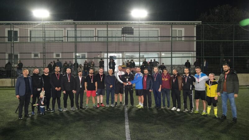 Orhaneli’nde futbol şöleninde şampiyon Eğitim Gücü Cumhuriyetin 100. Yılı etkinlikleri çerçevesinde düzenlenen yaklaşık bir ay süren