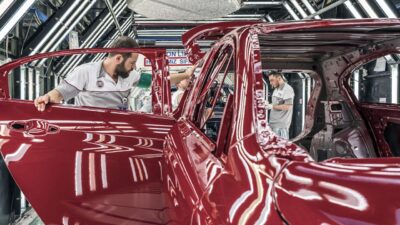 İhracatın lokomotifi otomotiv