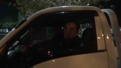 Bursa’da alkollü yakalandı, polis ekiplerine iş öğretmeye kalktı