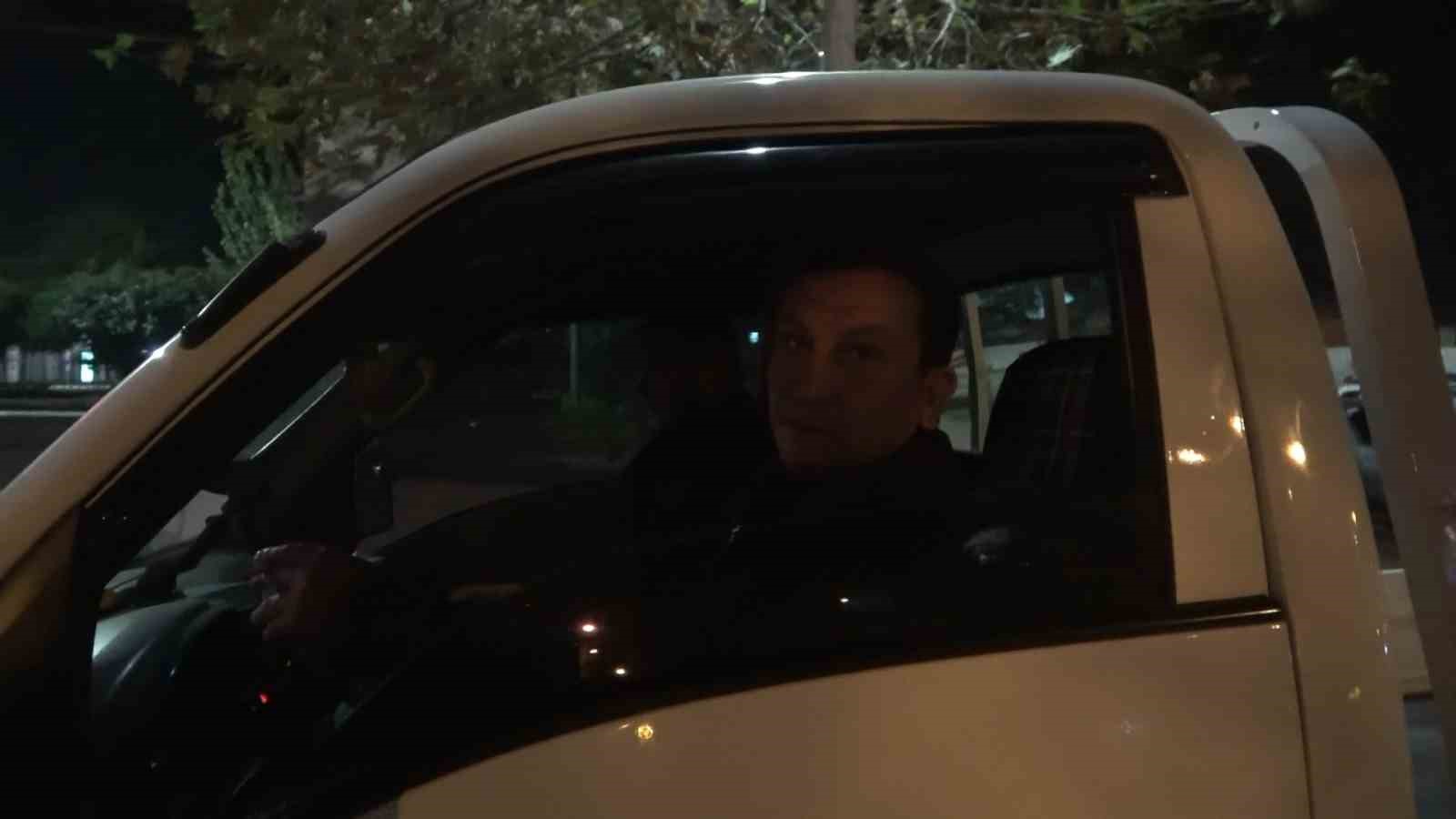 Bursa’da alkollü yakalandı, polis ekiplerine iş öğretmeye kalktı