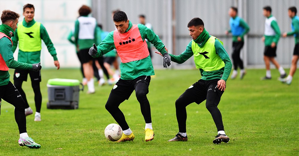 Bursaspor’da Esenler Erokspor maçı hazırlıkları sürüyor Bursaspor’da Esenler Erokspor maçı hazırlıkları sürüyor