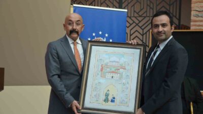 Bursa Büyükşehir Belediyesi tarafından düzenlenen ve Ebru Sanatçısı Yakup Cihan’ın