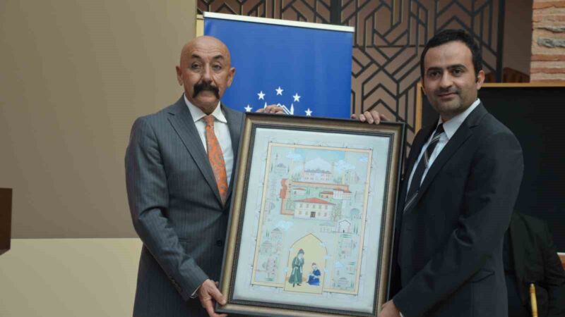 Sanatseverler ‘Çeşm-i Cihan Ebru Sergisi’nde buluştu Bursa Büyükşehir Belediyesi tarafından düzenlenen ve Ebru Sanatçısı Yakup Cihan’ın