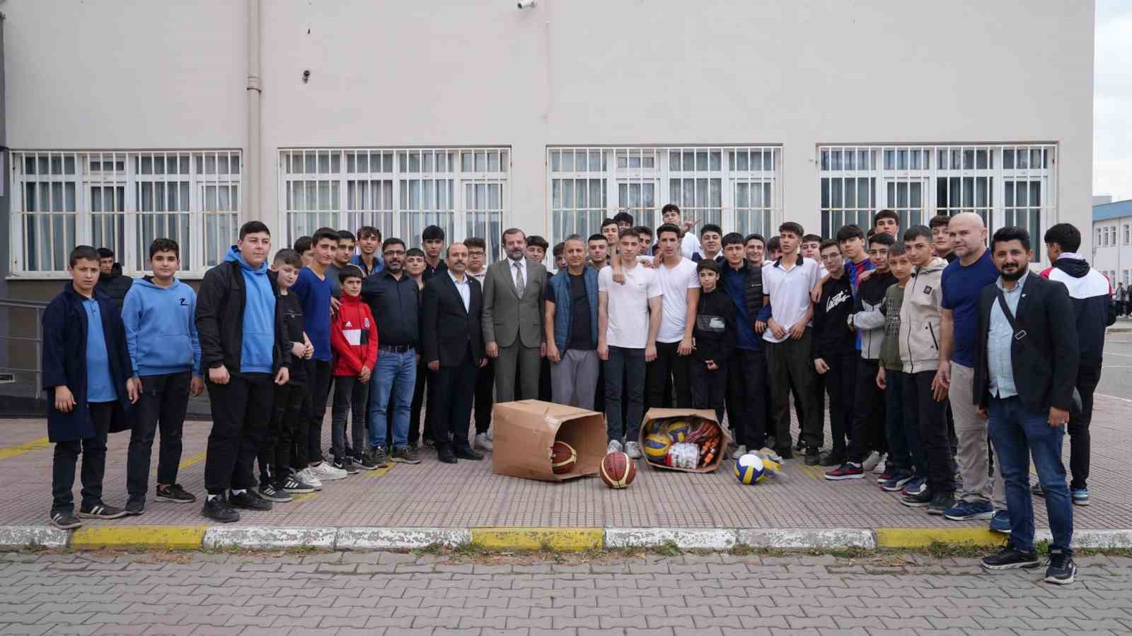 Gürsu’da okullara spor desteği