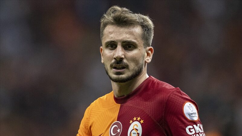 Galatasaray'da Kerem Aktürkoğlu, sol kanadı arıyor. 25 yaşındaki futbolcu, forvet