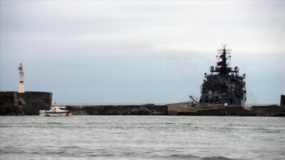 Batan geminin kayıp 7 personelini arama çalışmaları sürüyor