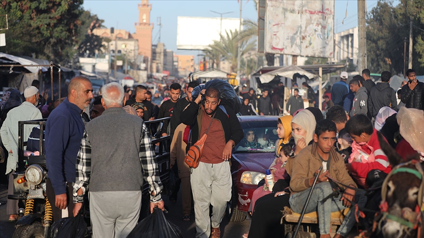 İsrail yine göç yolunu vurdu
