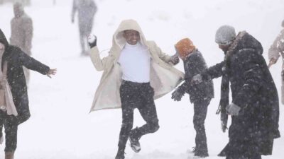 Uludağ’da kar sevinci