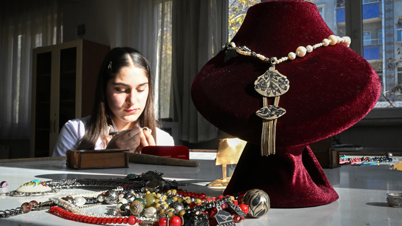 Van’ın CEVHER kızları, Urartu sanatına can veriyor