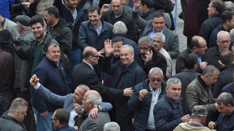 Bursa’da Meral Akşener’e kırıldı istifa etti! Yeniden aday olacak mı? Olay Gazetesi Yazarı Ahmet Emin Yılmaz, Bursa'nın eski bakanlarından Şükrü