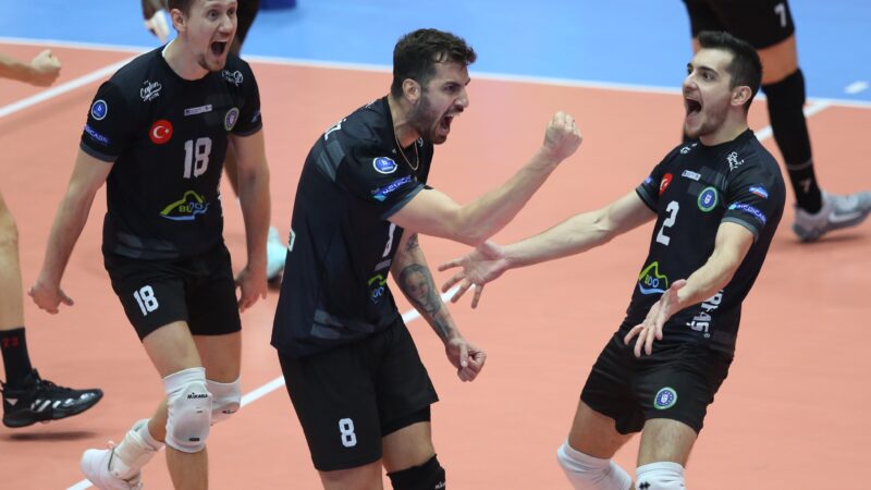 Bursa Büyükşehir Belediyespor, AXA Sigorta Efeler Ligi'nde ilk yarının son