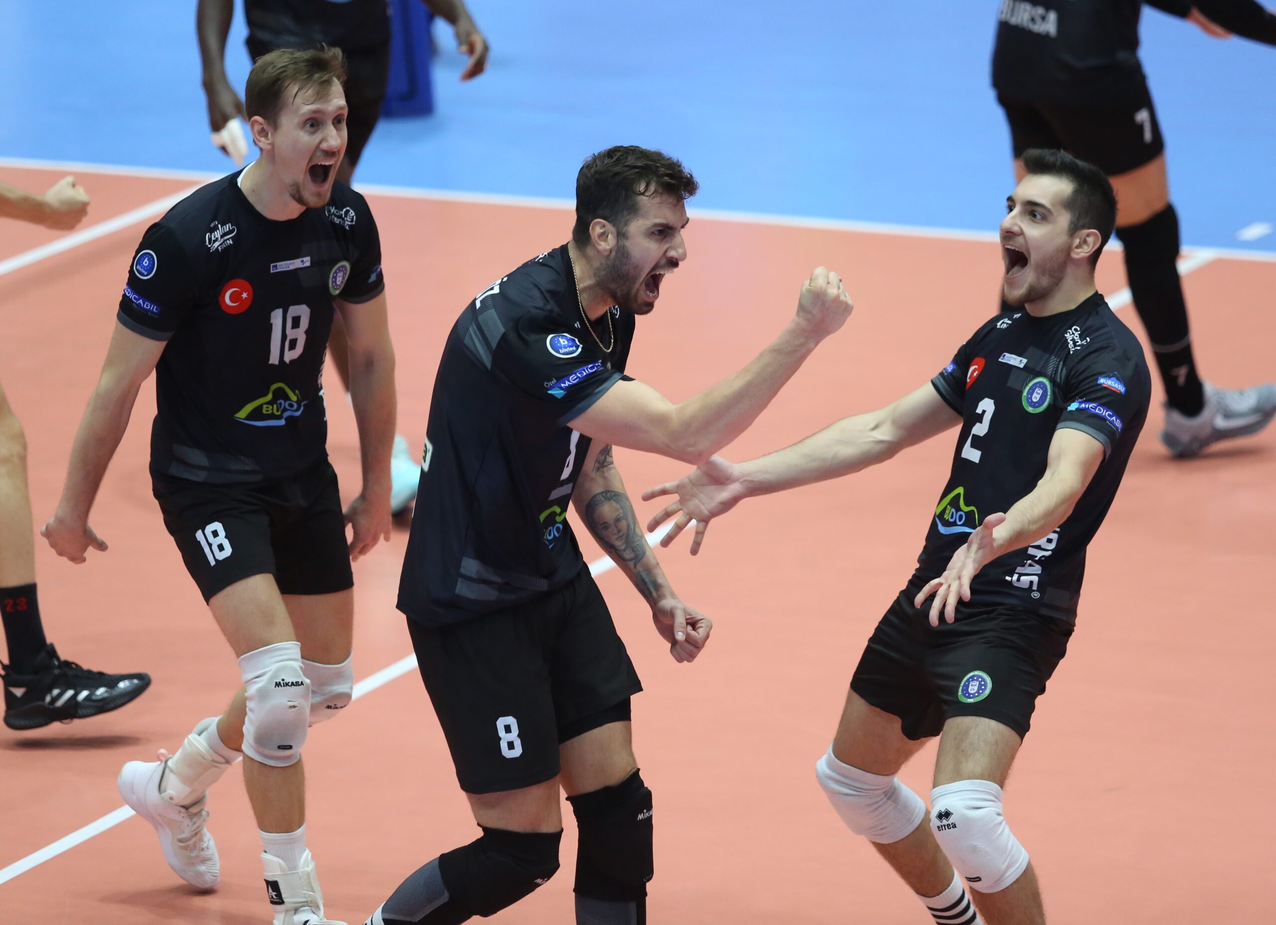 Bursa’nın Efeleri TÜRŞAD’ı devirdi! Bursa’nın Efeleri TÜRŞAD’ı devirdi!