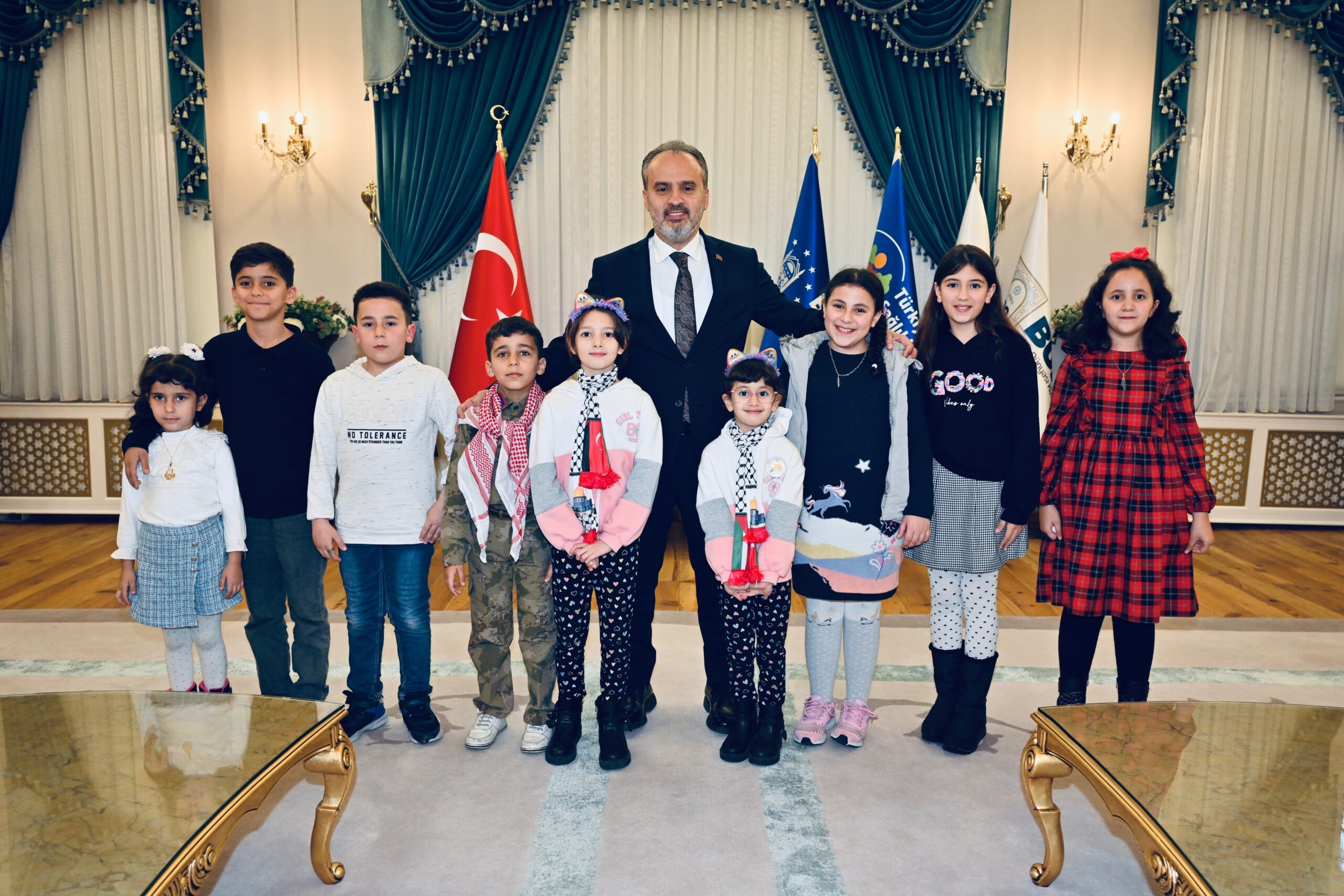 Filistinli çocuklardan Başkan Aktaş’a ziyaret