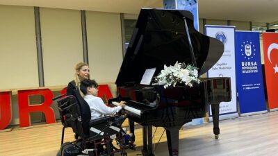 Bursa Büyükşehir Belediyesi Engelliler Şube Müdürlüğü tarafından düzenlenen ‘Engelsiz Piyano