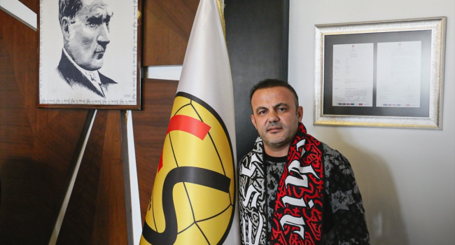 Eskişehirspor, Levent Kartop’la sözleşme imzaladı Eskişehirspor, Levent Kartop’la sözleşme imzaladı