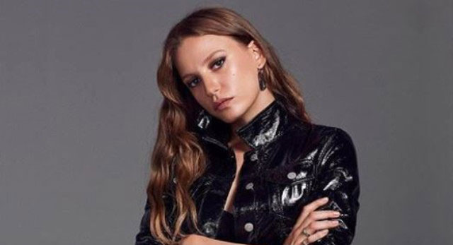 Serenay Sarıkaya sosyal medyayı salladı! Güzelliği mest etti