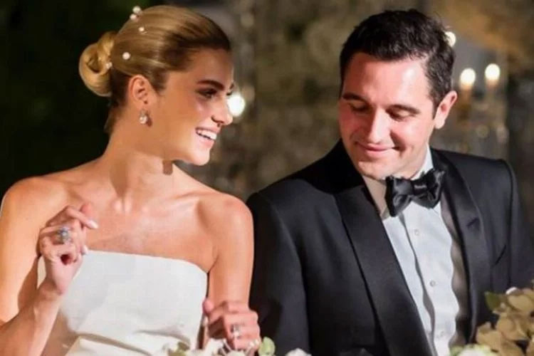 Ünlü çiftten yılbaşı paylaşımı