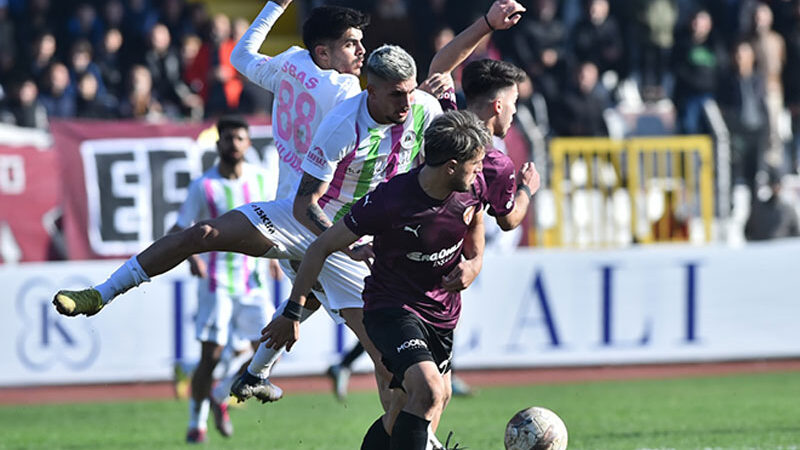 2.Lig’deki Bursa ekibi geri döndü! Bordo beyazlılar İlçe Stadı’nda 1-0 geriye düştüğü karşılaşmada 36’da Mehmet