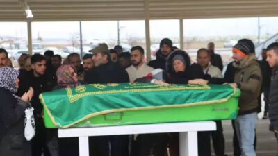 3 kişi feci kazada hayatını kaybetmişti! Son yolculuklarına uğurlandılar