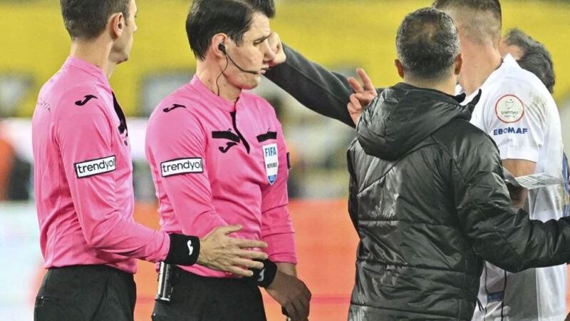 Saldırıya uğrayan Halil Umut Meler’den Emre Belözoğlu’na suçlama MKE Ankaragücü Kulübü Başkanı Faruk Koca tarafından saldırıya uğrayan hakem