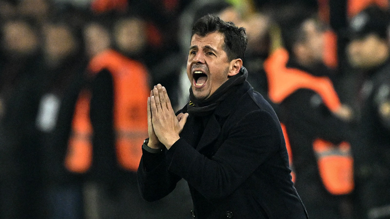 Emre Belözoğlu görevinin başında olduğunu açıkladı Emre Belözoğlu görevinin başında olduğunu açıkladı