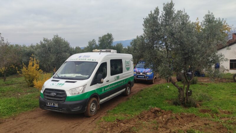 Bursa'nın Orhangazi ilçesinde bir çiftlikte kahyalık yapan kişi, arkadaşları tarafından
