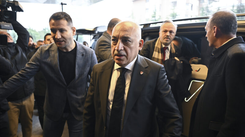 Ligler ne zaman başlayacak? TFF Başkanı Büyükekşi’den açıklama… Türkiye Futbol Federasyonu (TFF) Başkanı Mehmet Büyükekşi, "Hedefimiz Türkiye'de futbolun