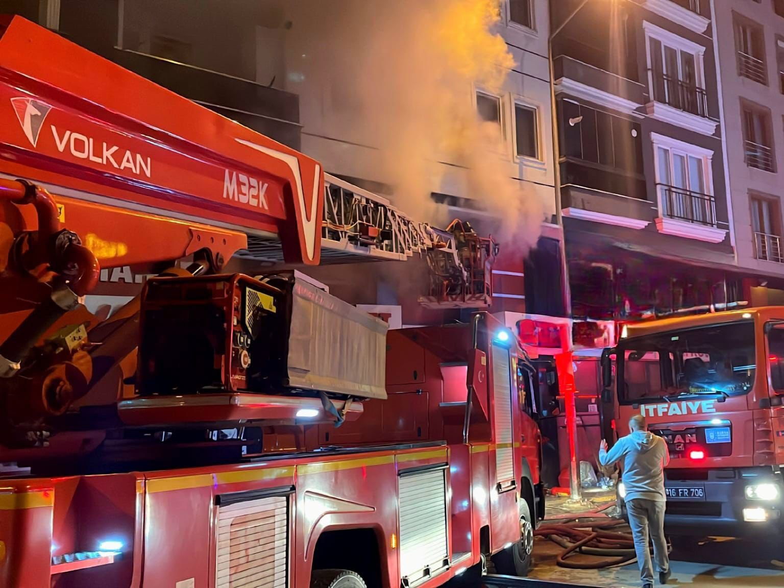 Bursa’da bir markette yangın çıktı!