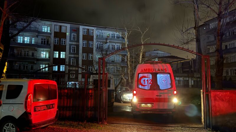 Bursa'nın Yıldırım ilçesinde, kocası tarafından bıçaklanan kadın hayatını kaybetti.