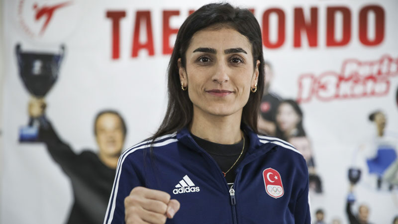Bursalı milli tekvandocu Hatice Kübra İlgün, bronz madalya aldığı Tokyo