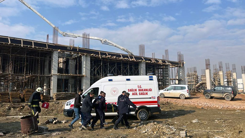 Bursa’da inşaatta çökme! Yaralılar var