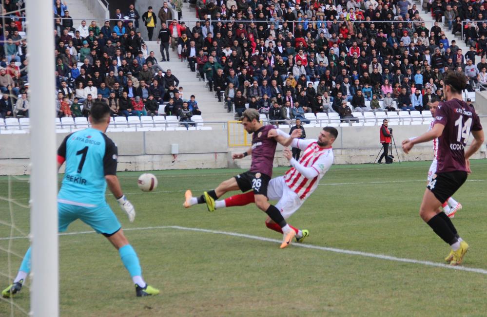 2. Lig'deki Bursa ekibi galibiyete hasret! 1 AW090436 05
