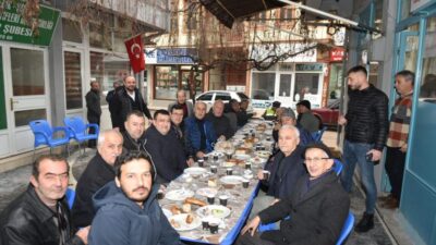Yenişehir Belediye Başkanı Aydın esnafla kahvaltıda buluştu
