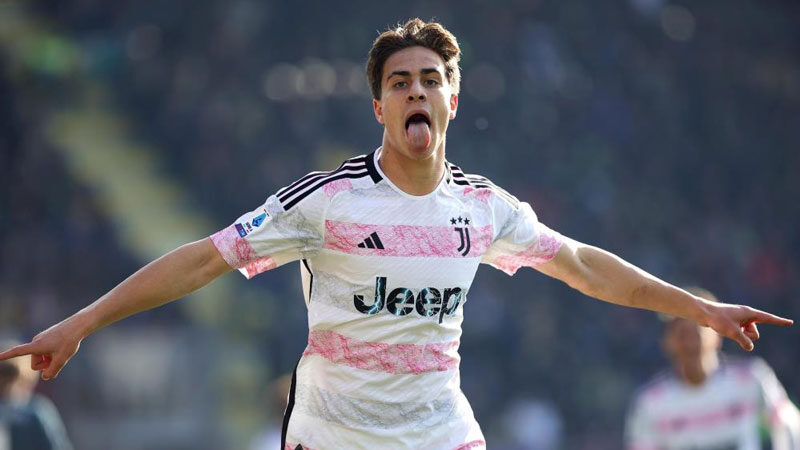 Kenan Yıldız, Juventus’ta tarihe geçti İtalya Birinci Futbol Ligi'nin (Serie A) 17. haftasında Juventus, deplasmanda
