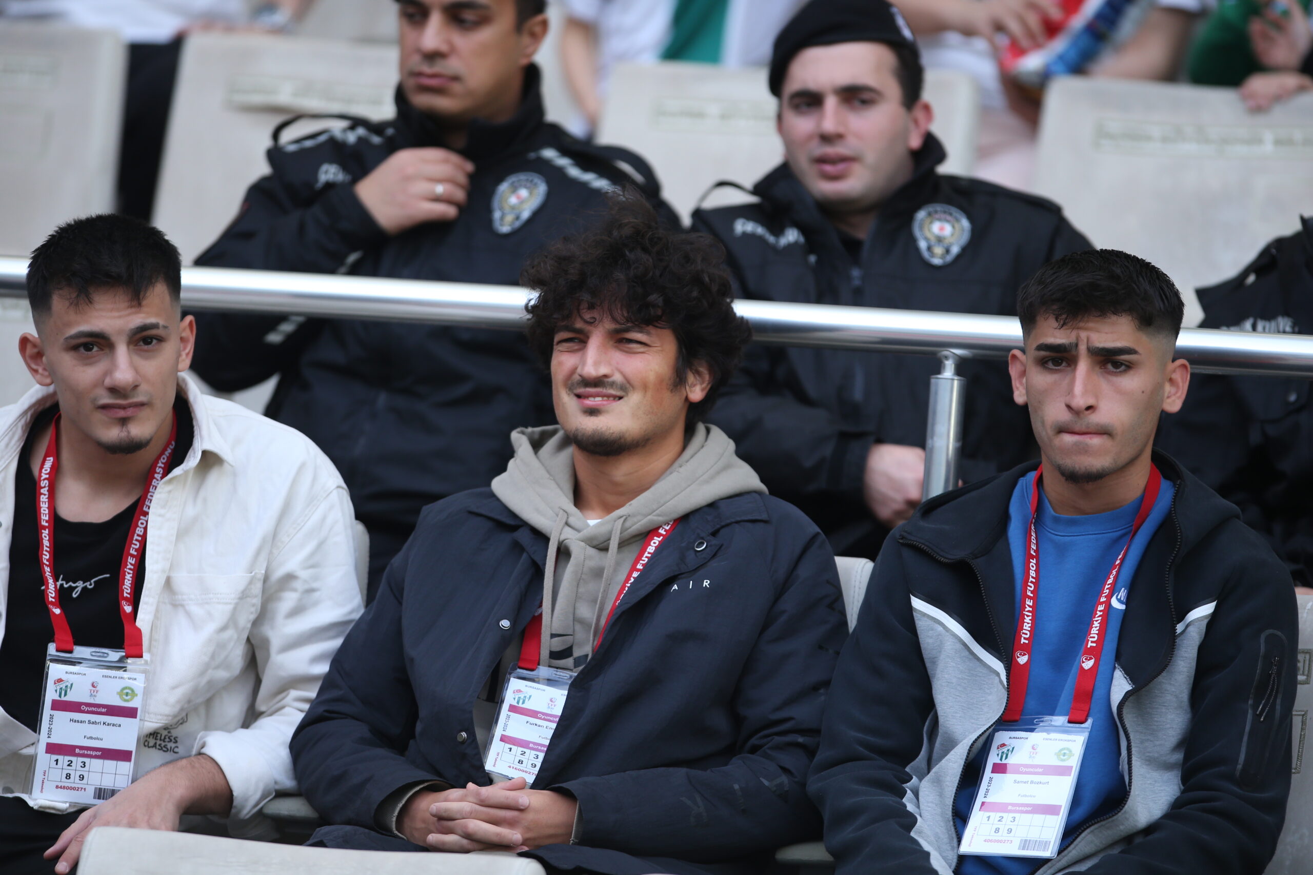 Bursaspor maçından dikkat çeken notlar! Kaptan niye tribünde? Bursaspor maçından dikkat çeken notlar! Kaptan niye tribünde?