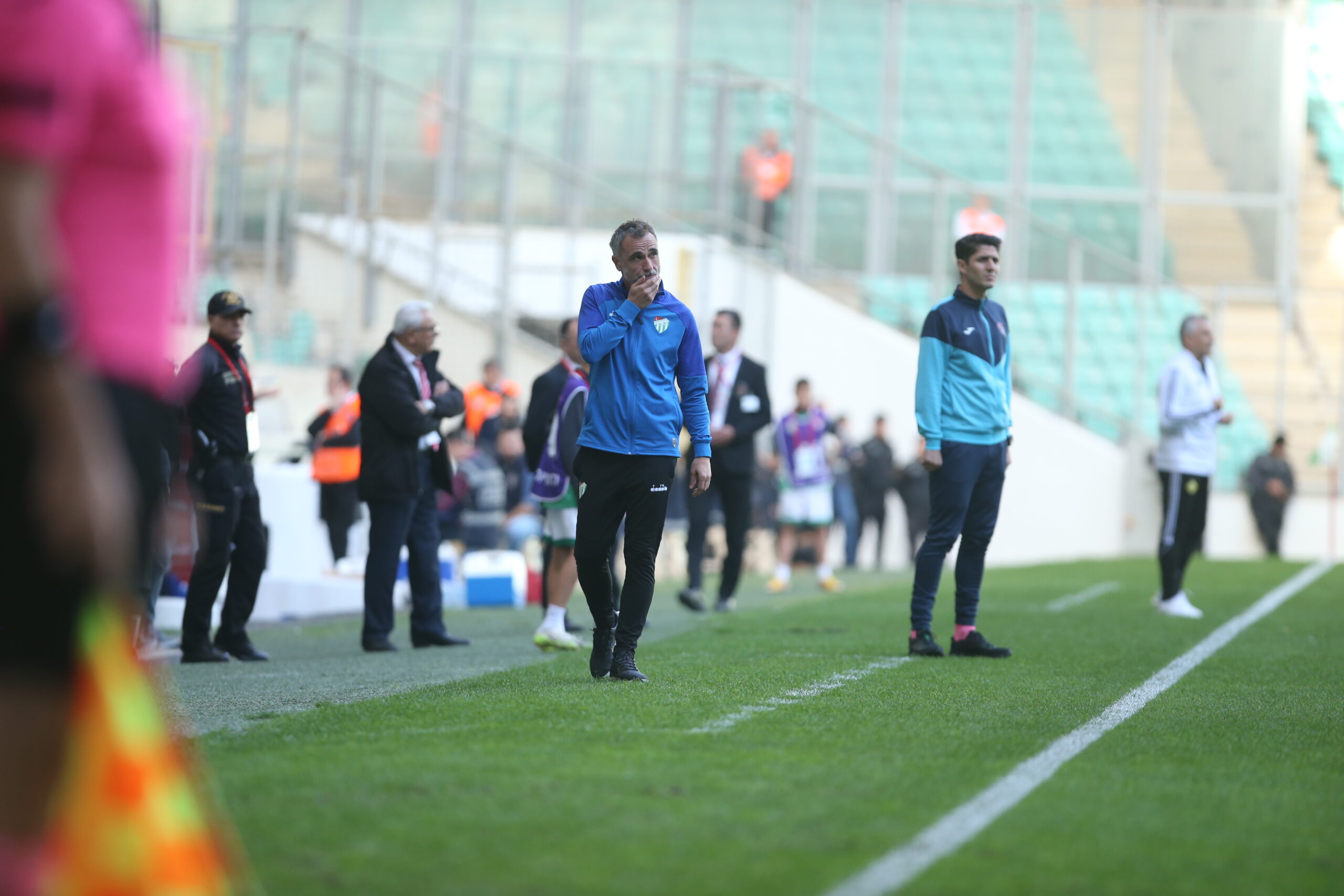 Bursaspor’un hocası Sözkesen’den flaş sözler; ’15-20 bin kişi…’ Bursaspor’un hocası Sözkesen’den flaş sözler; ’15-20 bin kişi…’