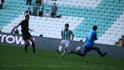 Bursaspor lideri vurdu ama yıkamadı! Timsah 4 gol attı fakat…