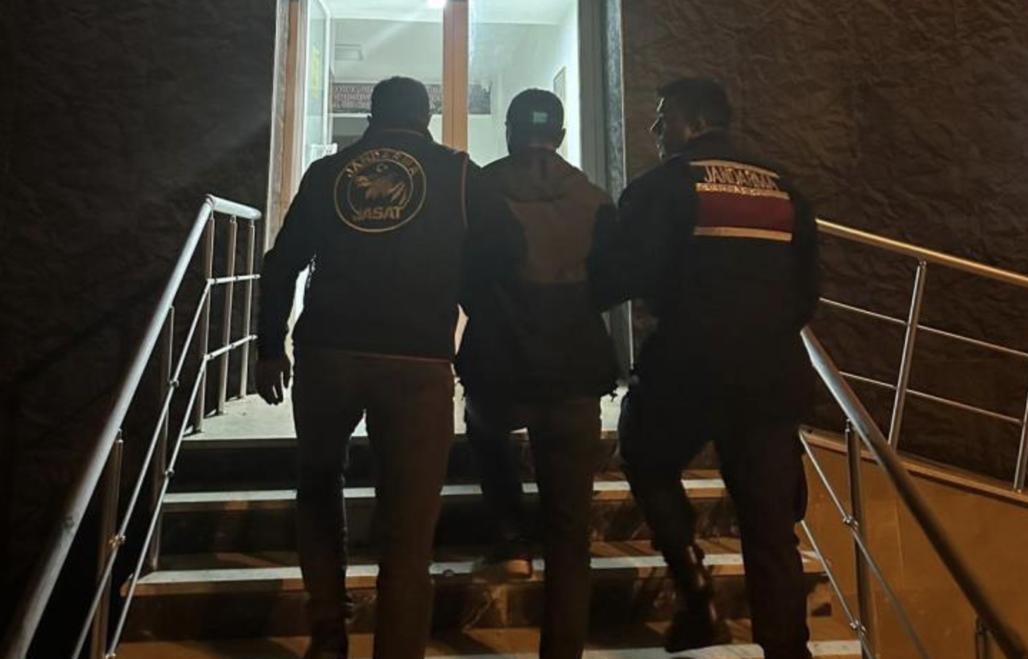Bursa’da FETÖ üyeliğinden aranan zanlı jandarma uygulamasında yakalandı