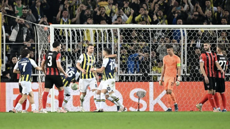 Fenerbahçe Konferans Ligi’nde son 16’ya kaldı Fenerbahçe, UEFA Avrupa Konferans Ligi'nin son hafta mücadelesinde sahasında Spartak