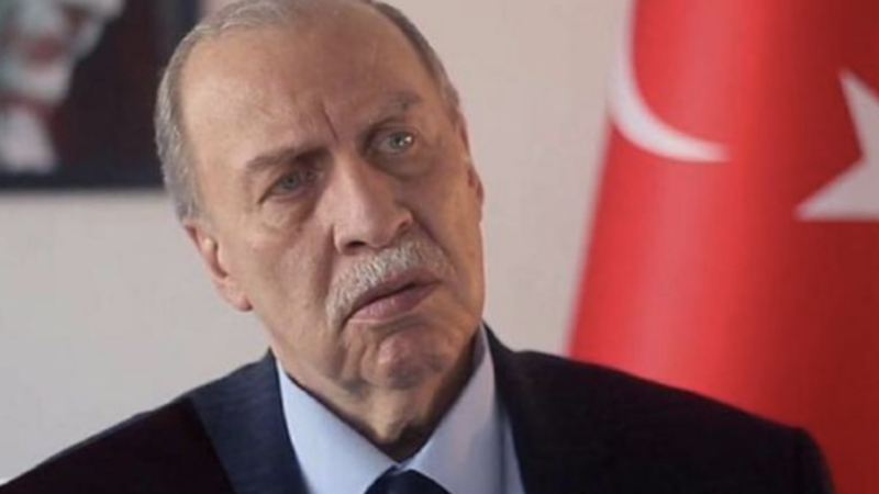 Eski Bakan Yaşar Okuyan vefat etti Eski Çalışma Bakanı Yaşar Okuyan tedavi gördüğü hastanede hayatını kaybetti.
