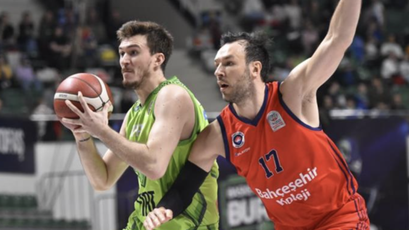 Türkiye Sigorta Basketbol Süper Ligi'nin 14. haftasında TOFAŞ, konuk ettiği