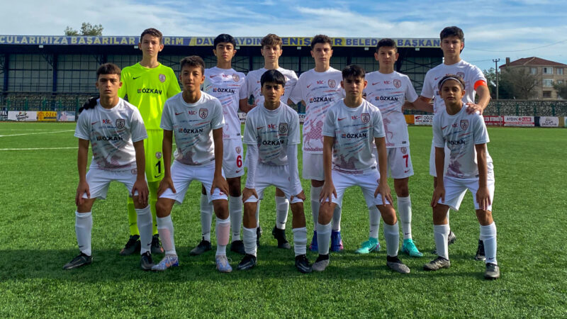 İzmir kulübü Altınordu maçlarını neden Bursa’da oynuyor? İzmir kulübünün U14 ve U15 takımları, sezonun geri kalanındaki iç