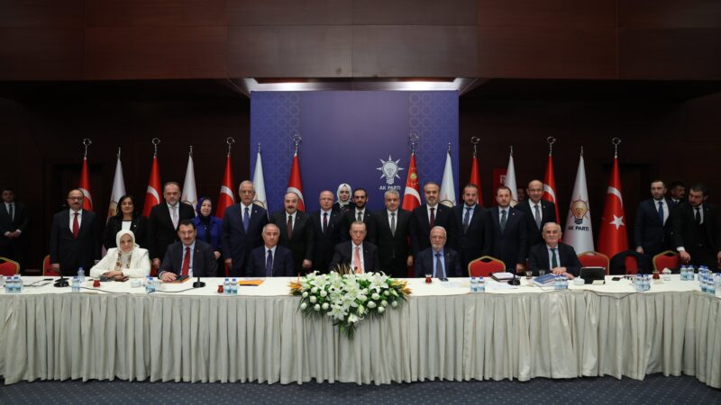 Bursa’da heyecanlı bekleyiş! AK Parti adayları ne zaman açıklayacak? Olay Gazetesi Yazarı Ahmet Emin Yılmaz, yerel seçimler öncesi adaylarla