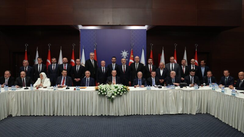 Bursa’da Harmancık krizi! AK Parti bilgiyi geri mi çekti? Olay Gazetesi Yazarı Ahmet Emin Yılmaz, Bursa'nın Harmancık ilçesiyle ilgili