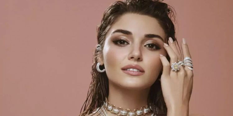 Tatil pozlarına eleştiri yağdı!