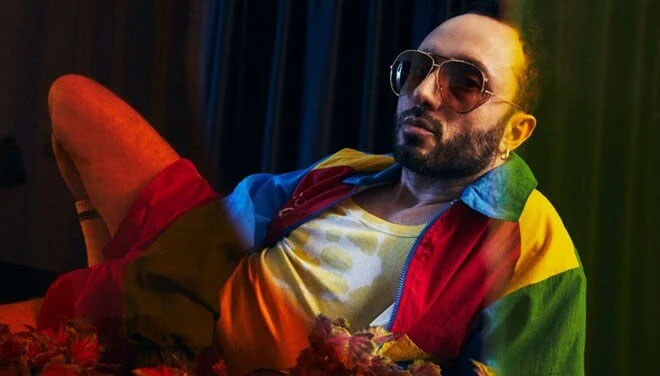 Mabel Matiz Altın Kelebek ödülünü internetten 5 TL’ye satışa çıkardı