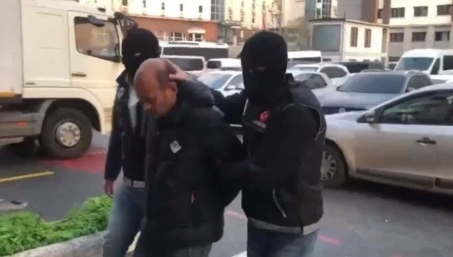 Kırmızı bültenle aranan 2 kişi İstanbul’da yakalandı