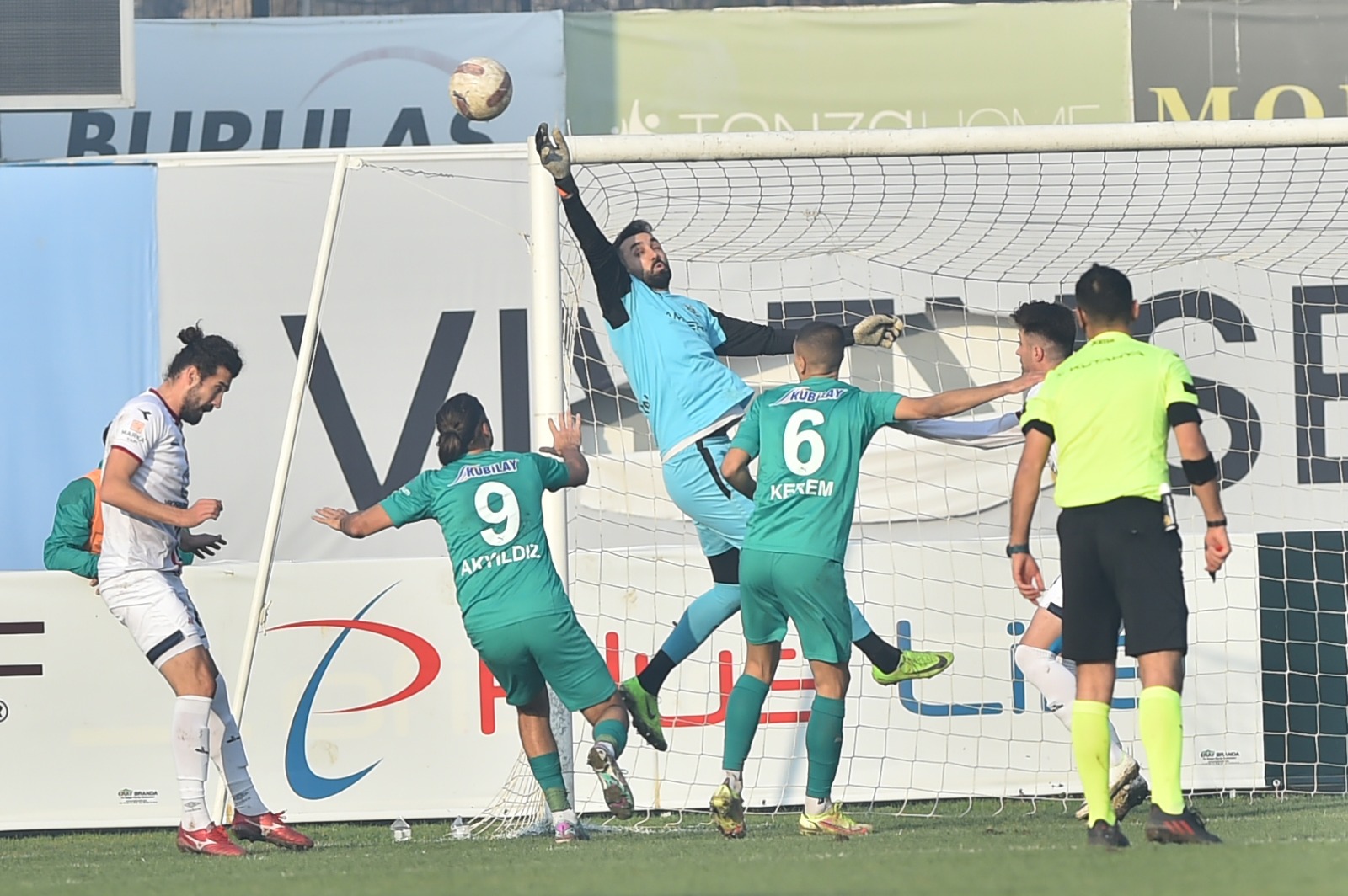 3.Lig’deki Bursa ekibi fırsat tepti!