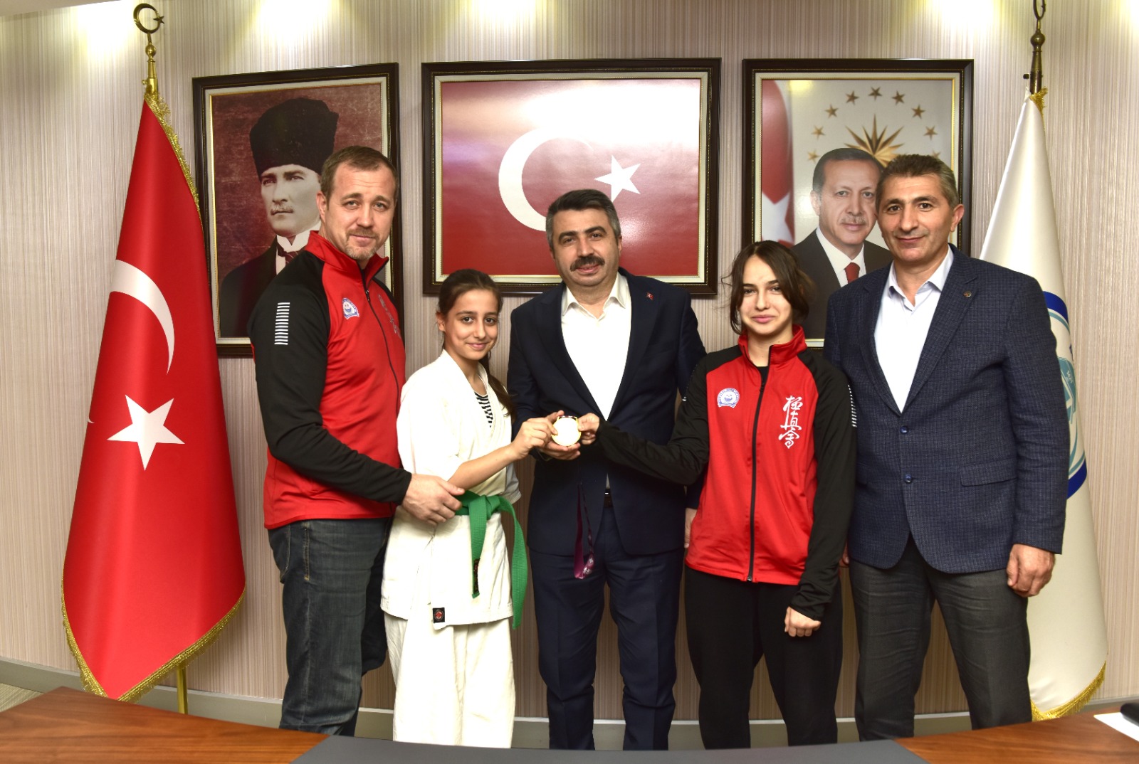 Başkan Yılmaz şampiyonları ağırladı